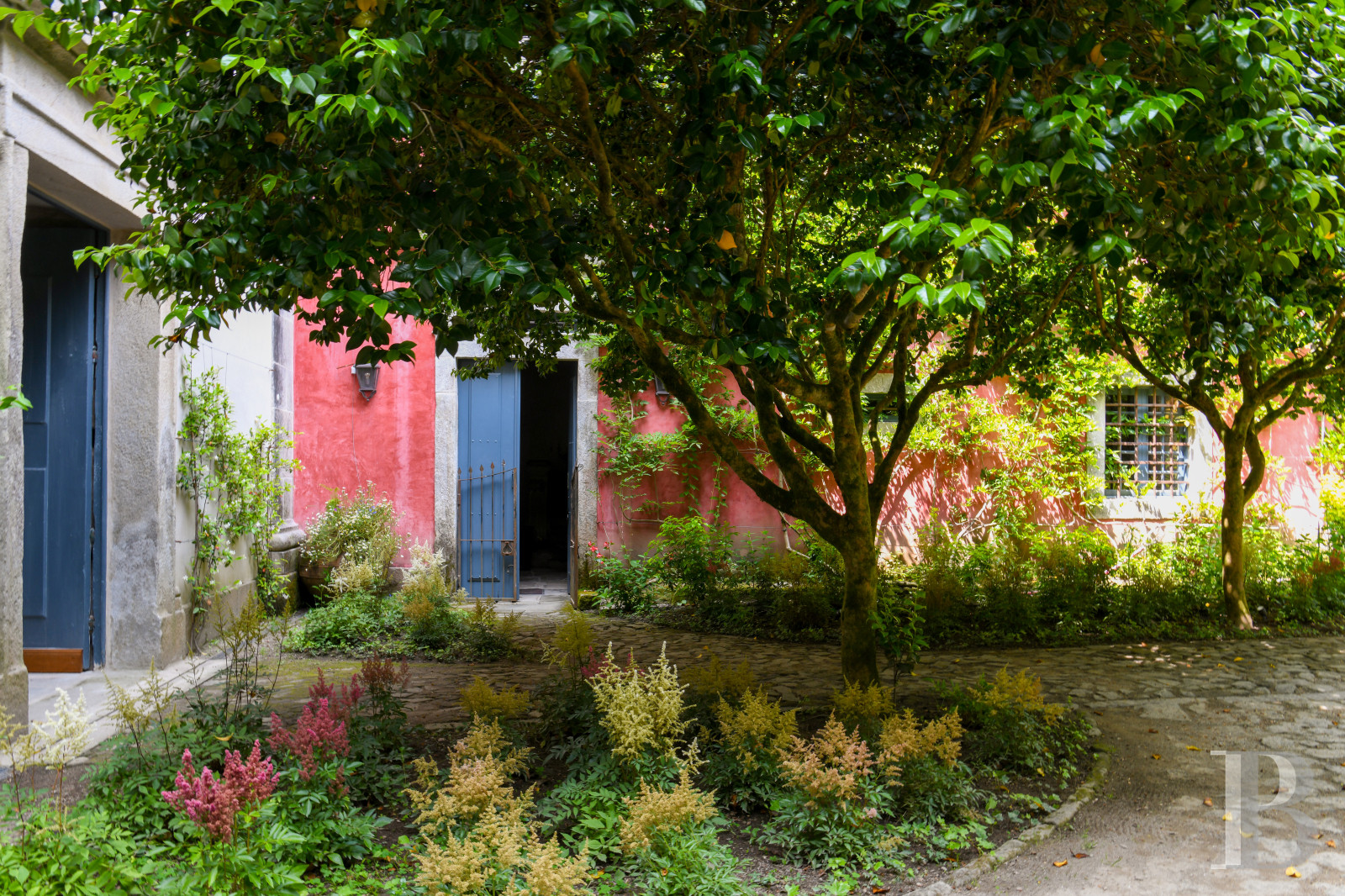 Au nord du Portugal, à Afife, un ancien couvent bénédictin dans un parc luxuriant - photo  n°4